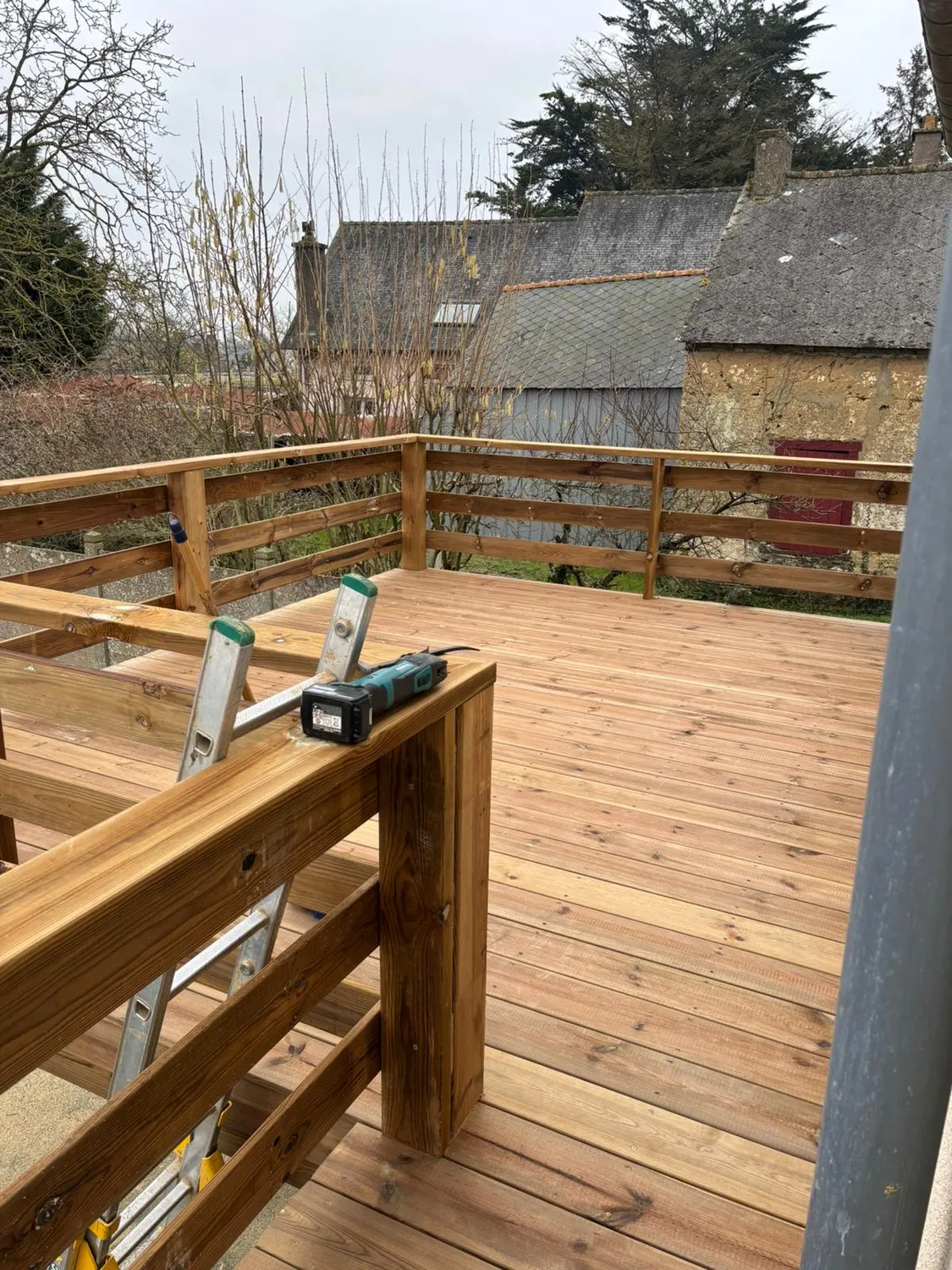 extension bois montfort sur meu